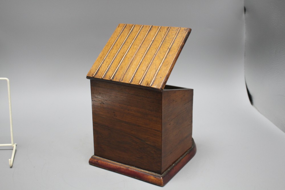 An early 20th century French novelty tobacco box